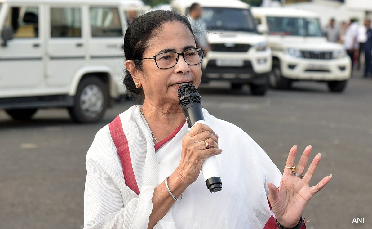 At Key Meeting To Discuss State Issues, Surprise Mamata Banerjee Appearance