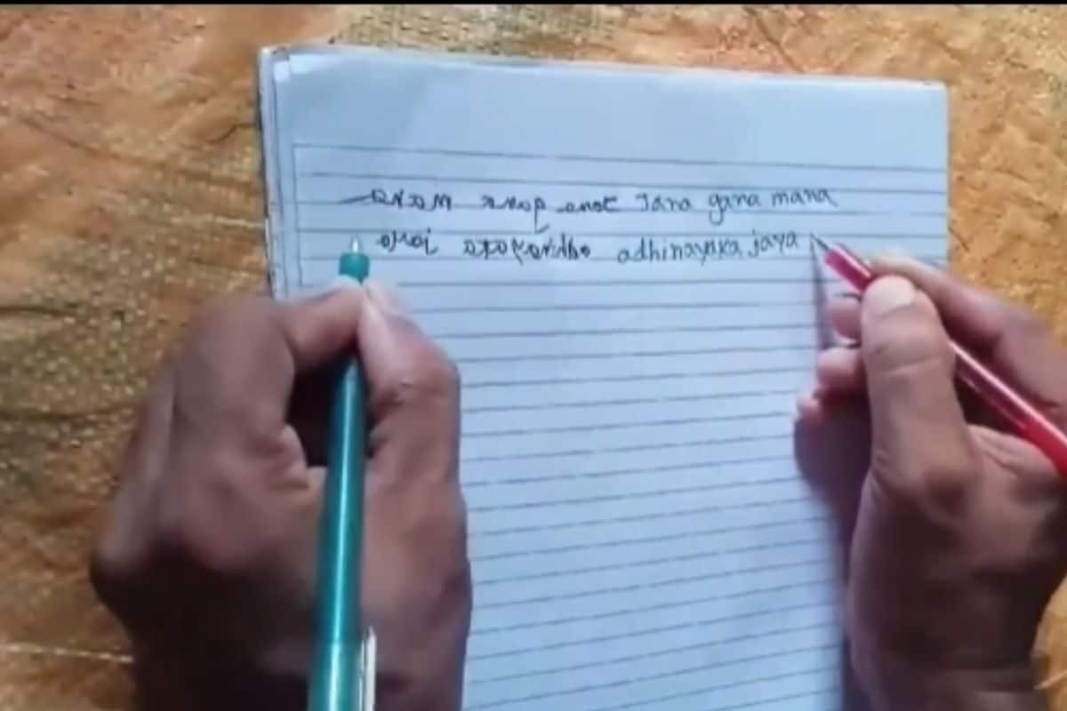 This Bengal Man Can Write In 11 Styles With Both Hands