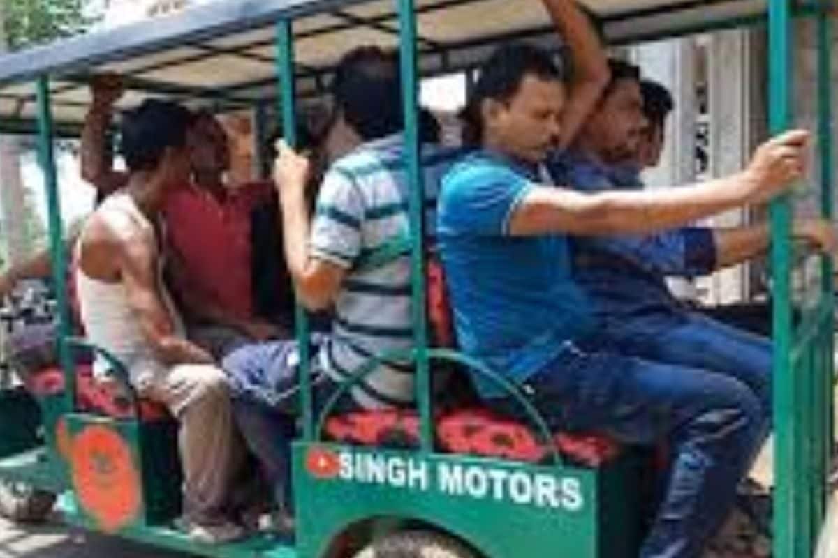 In Bengal’s Bankura, Man Constructs 11-seater E-rickshaw
