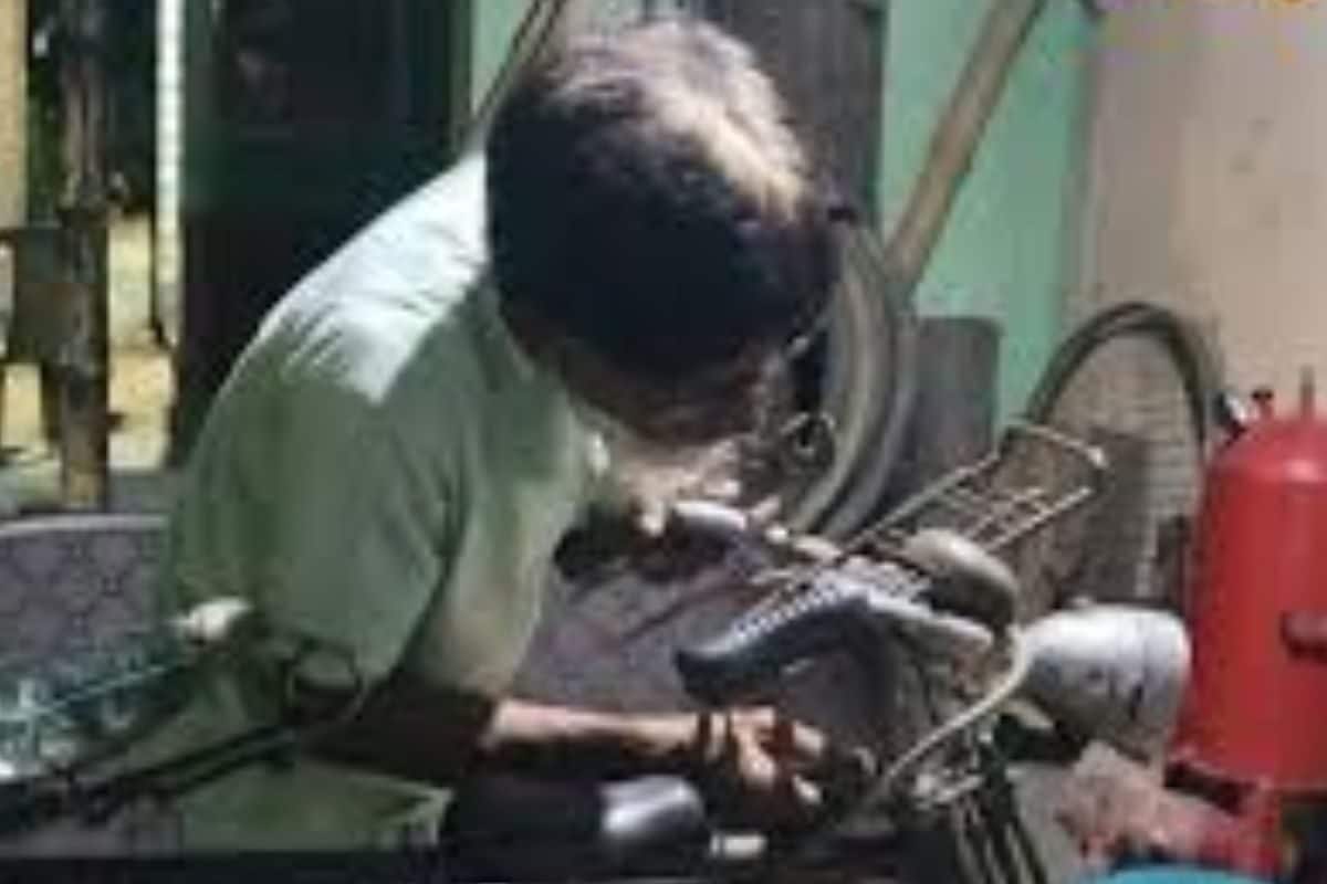 West Bengal Bicycle Mechanic Turns Local Celebrity With Singing And Writing Talents