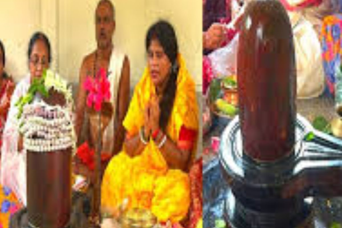In West Bengal’s Ashoknagar, People Visit This Temple For The Rare Red And Black Shiva Linga