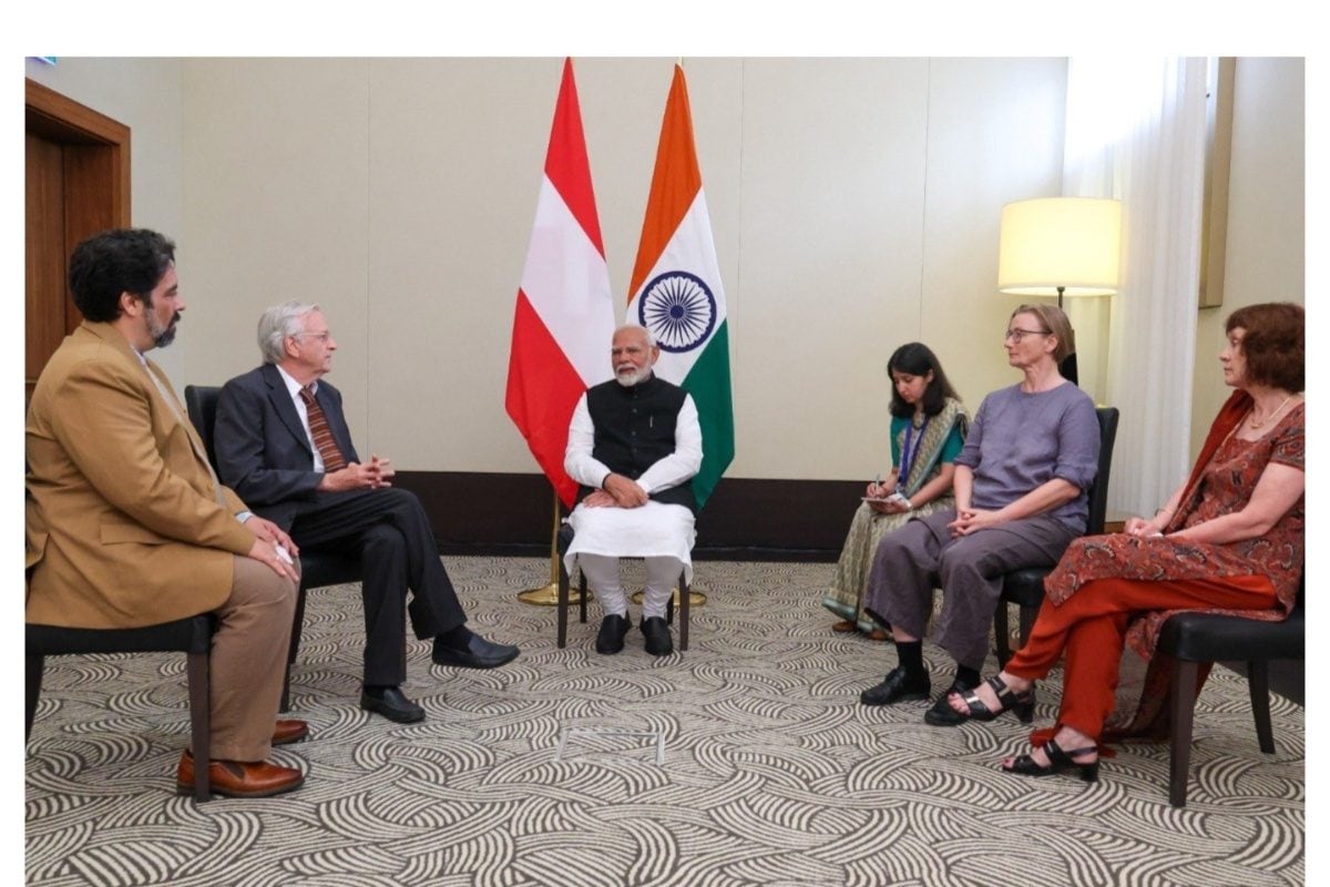 PM Modi Meets Indologists in Austria; Discusses Indian History, Philosophy, Art & Culture