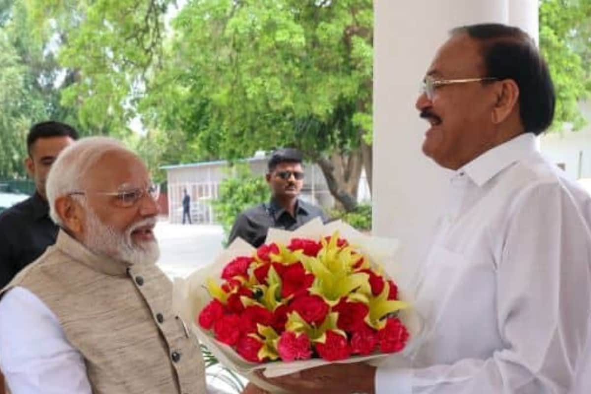PM Modi Extends Wishes To Venkaiah Naidu On His 75th Birthday, Pens Thoughts On His Life