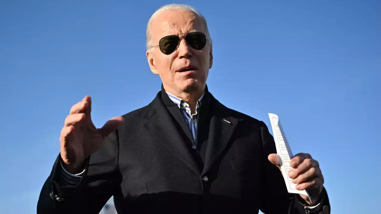 Joe Biden goes into make-or-break weekend with more gaffes