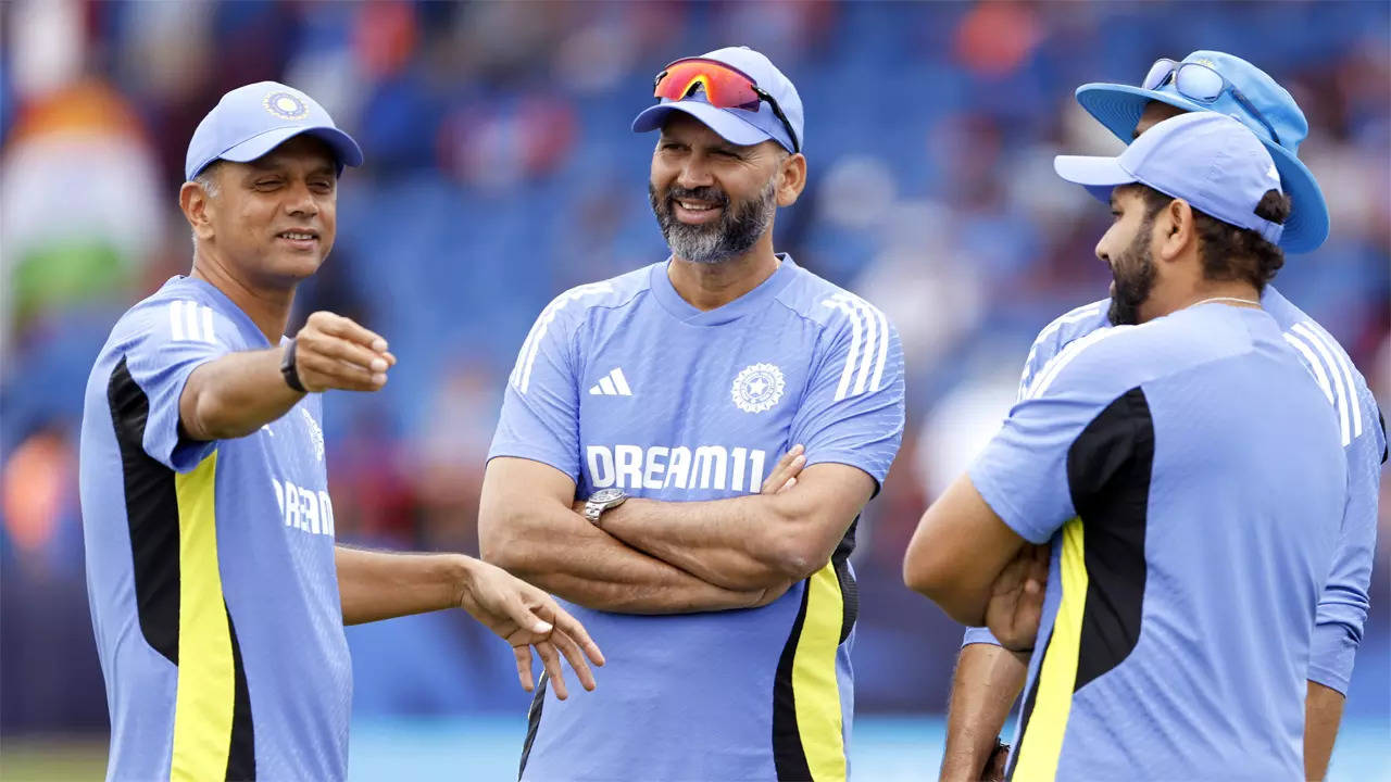 ‘Dravid declines Rs 5 crore bonus after T20 WC win, opts for equal pay with support staff’