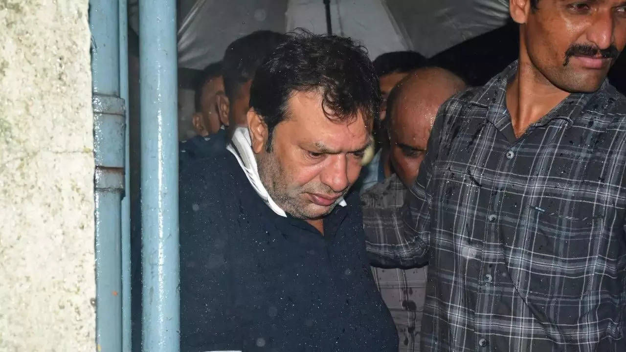 Mumbai hit-and-run: Shiv Sena sacks father of accused from party post