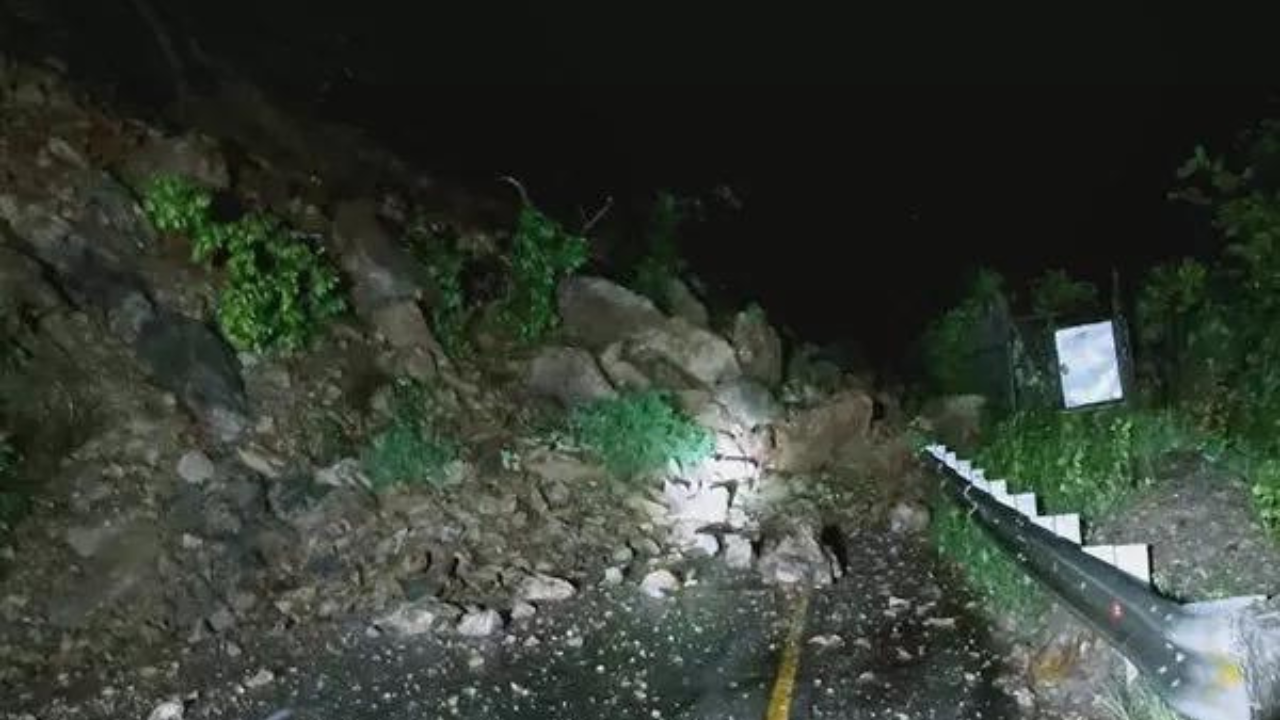 2 buses swept by landslide on Nepal highway, over 60 people missing