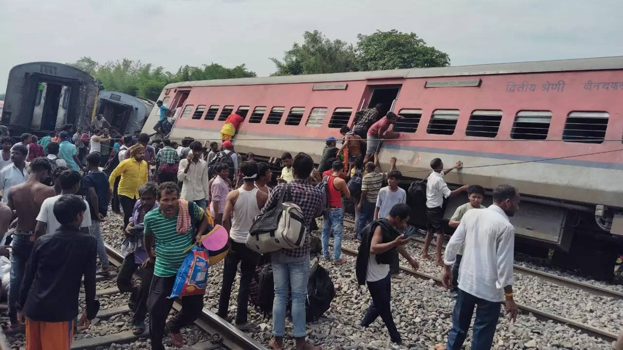 1 killed, several injured after 6 coaches of Dibrugarh Express train derail in UP