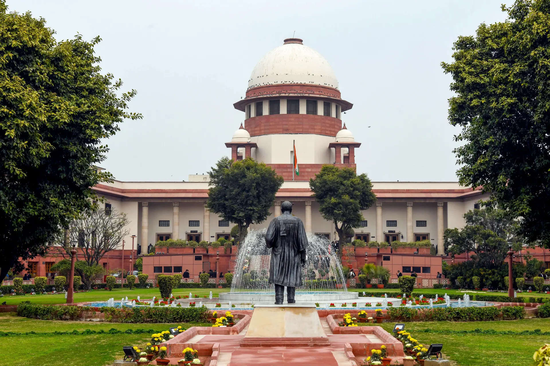 Supreme Court to examine if governors are immune from criminal cases