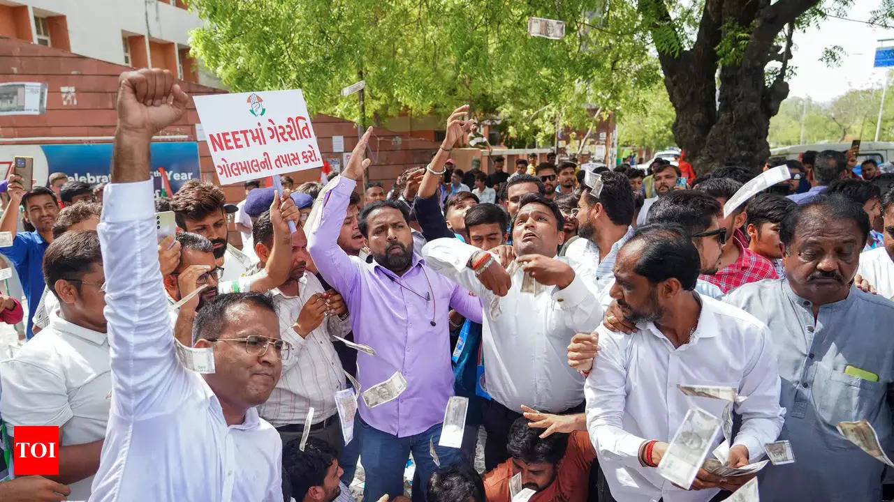 Supreme Court seeks IIT’s expert help on NEET-UG physics question