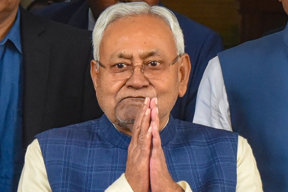 Nitish Asks Pvt Company Official to Expedite Road Project, Offers to Touch His Feet | WATCH
