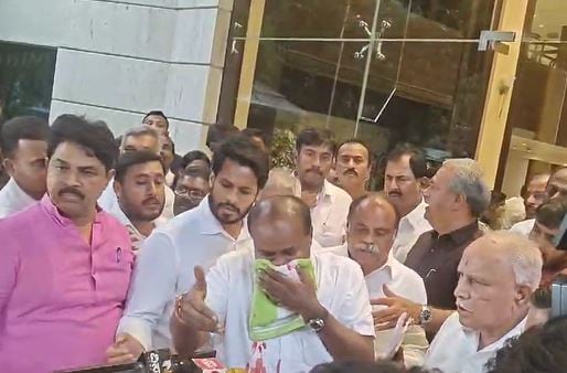 HD Kumaraswamy Suffers Nosebleed At Media Interaction, Rushed To Hospital