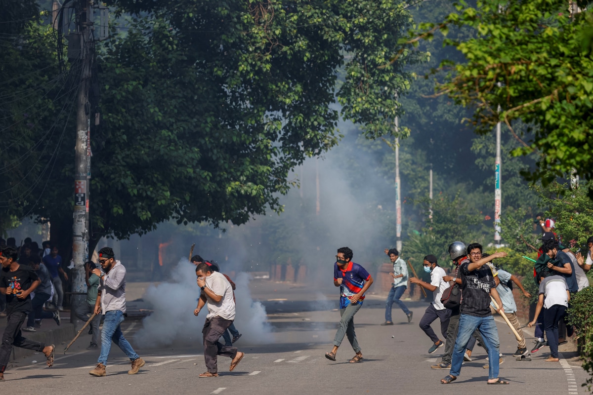 India Says Protests Are Bangladesh’s ‘Internal Matter’; MEA Issues Advisory, Helplines to Ensure Safety of Indians