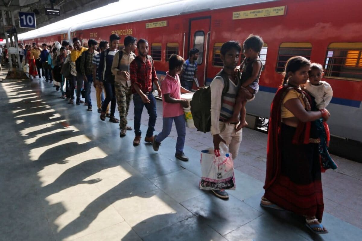 ‘I Know a Union Minister’: Ticketless Passenger’s Reply Shocks TT at UP’s Mathura Junction