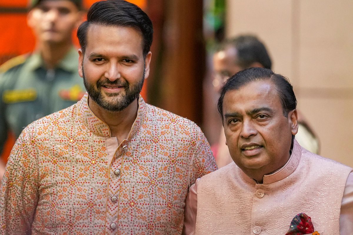 Anand Piramal Grooves To ‘London Thumakda’ At Anant Ambani-Radhika Merchant Wedding Celebrations