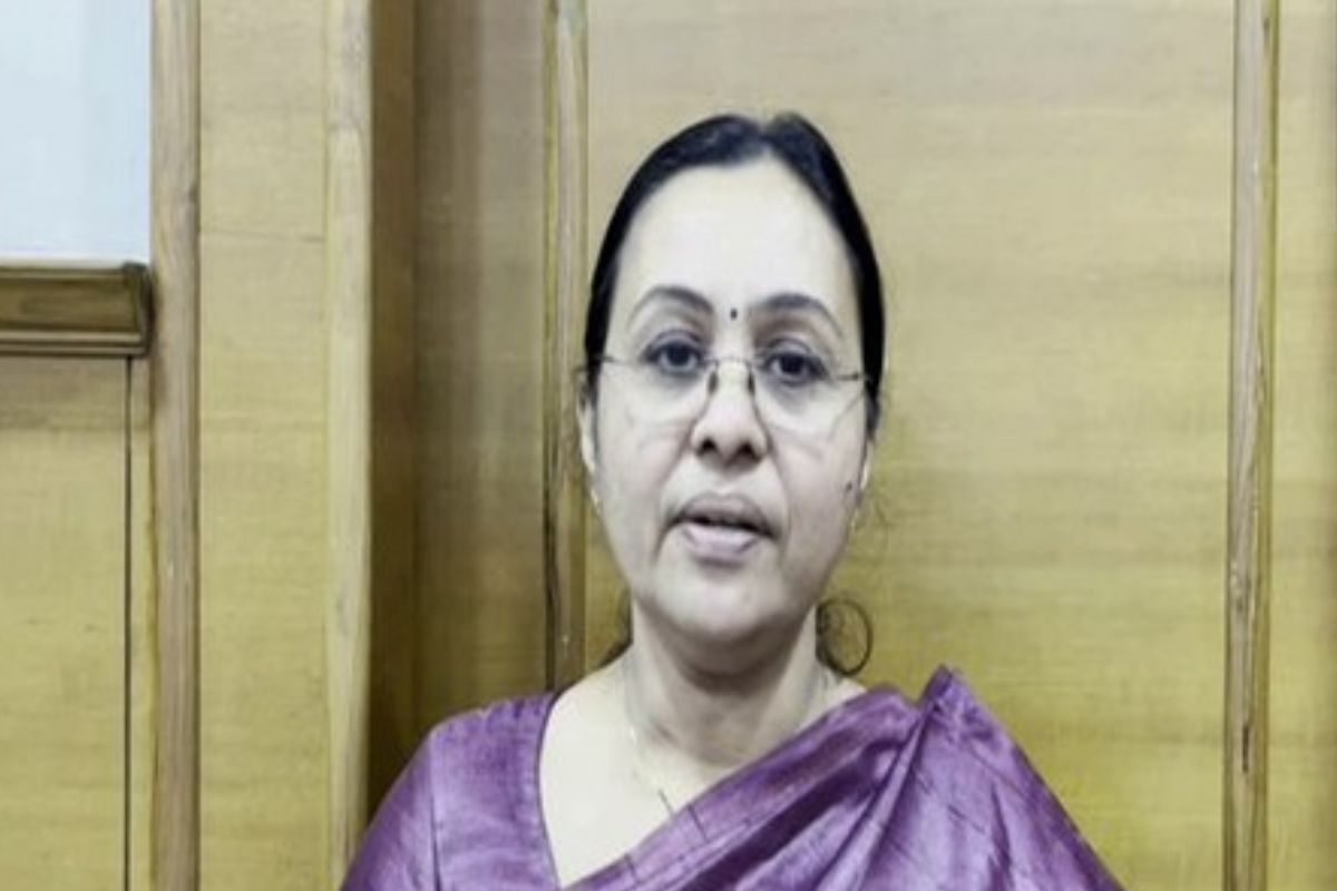 Kerala Minister Visits Man Who Was Trapped in Lift, Assures Strict Action Against Staff Responsible for Lapse