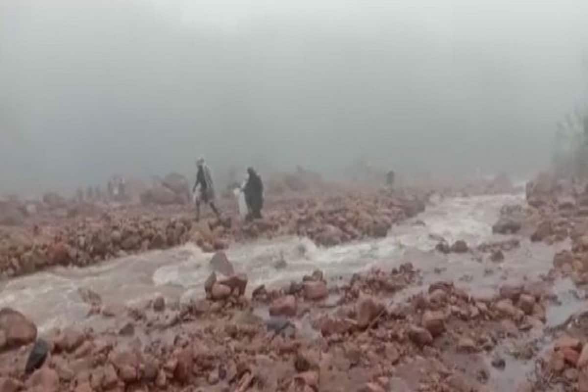 Wayanad Landslide LIVE: At Least 19 Dead, Hundreds Trapped; PM Speaks to Kerala CM, Announces Ex Gratia of Rs 2 Lakh