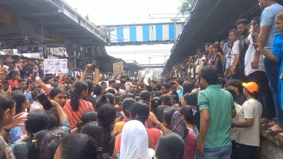 Protests Over Sex Assault Of 4-Year-Olds At School, Stones Pelted At Cops