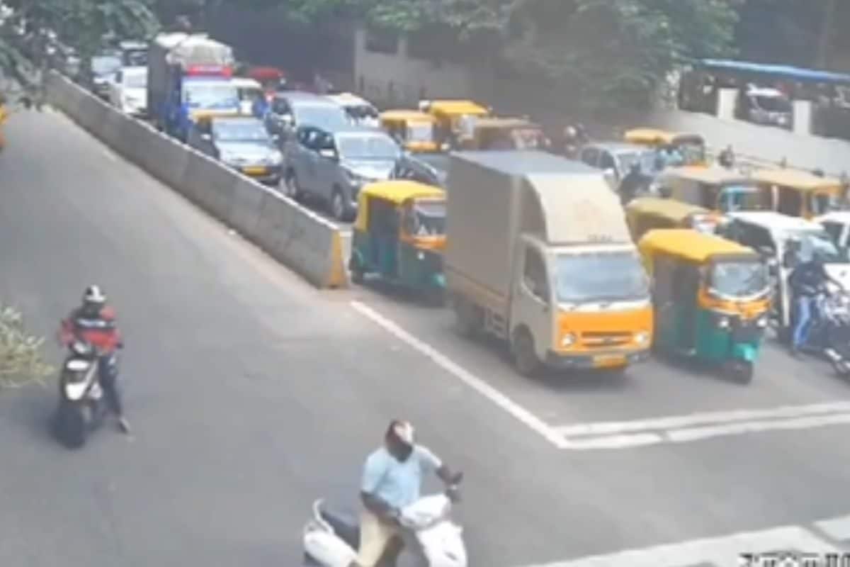 Bengaluru Cop Stops Thief By Jumping In Front Of His Two-wheeler, Gets Dragged For 20 m