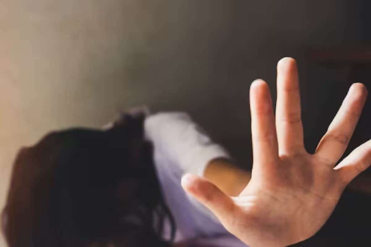 Delhi Man Lures Minor Girl To Graveyard, Rapes Her on Pretext of Occult Practice Claiming To Cure Her Father, Held