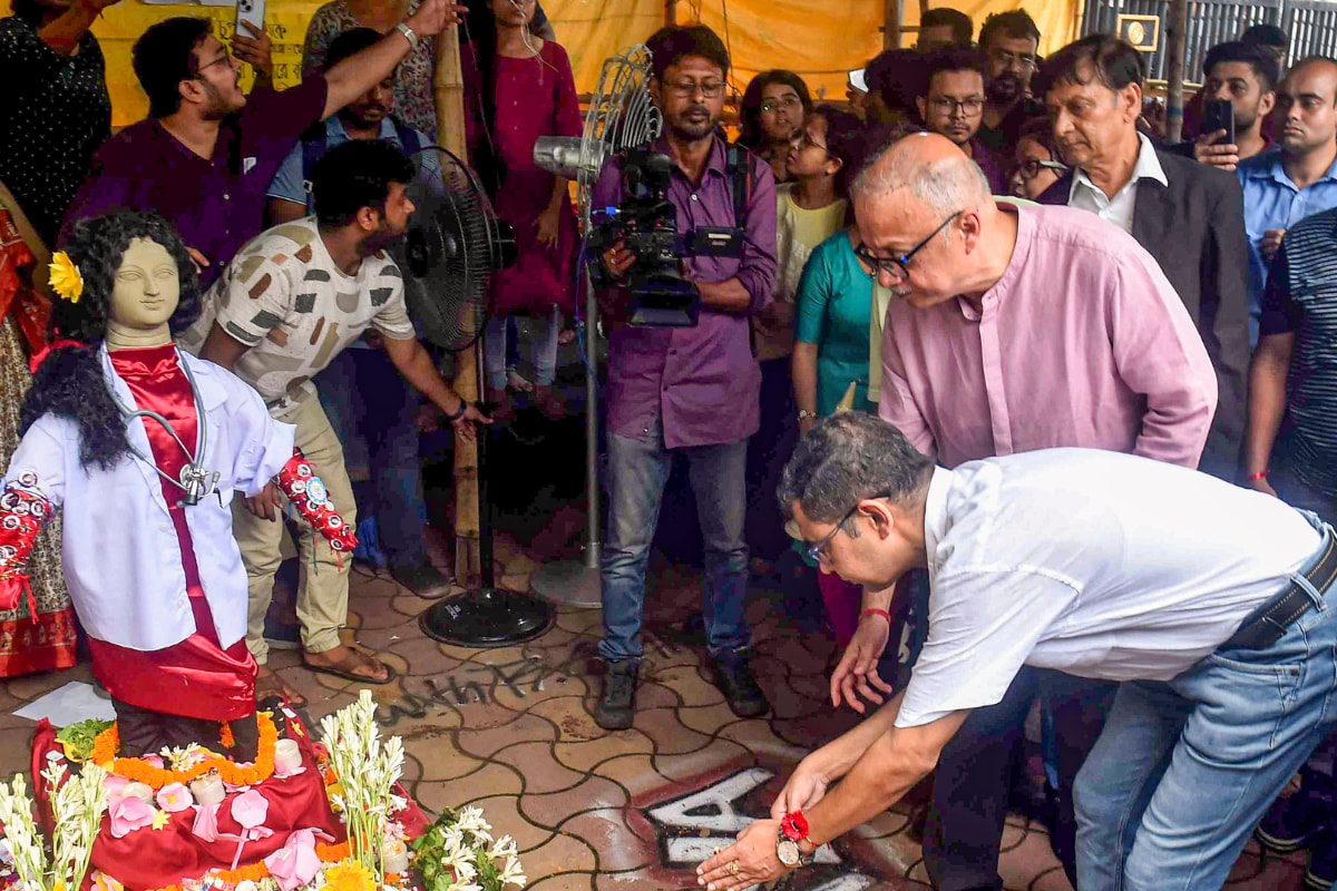 ‘This Kind of Intimidation Not Right, We Aren’t Murder Suspects,’ Says Dr Kunal Sarkar After Appearing Before Kolkata Police