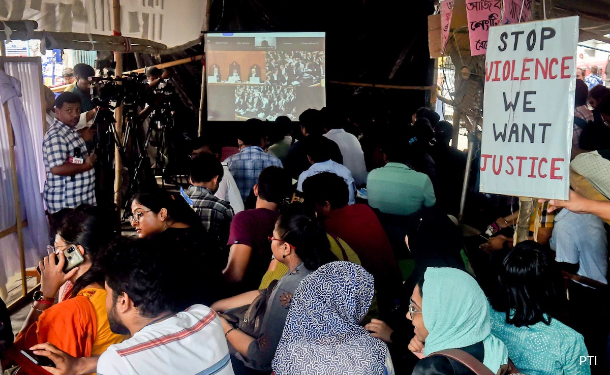 Bengal Doctors Say Will Continue Protest Despite Supreme Court’s Appeal