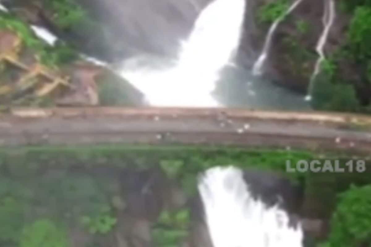 Why You Must Visit This Waterfall On Your Next Karnataka Trip