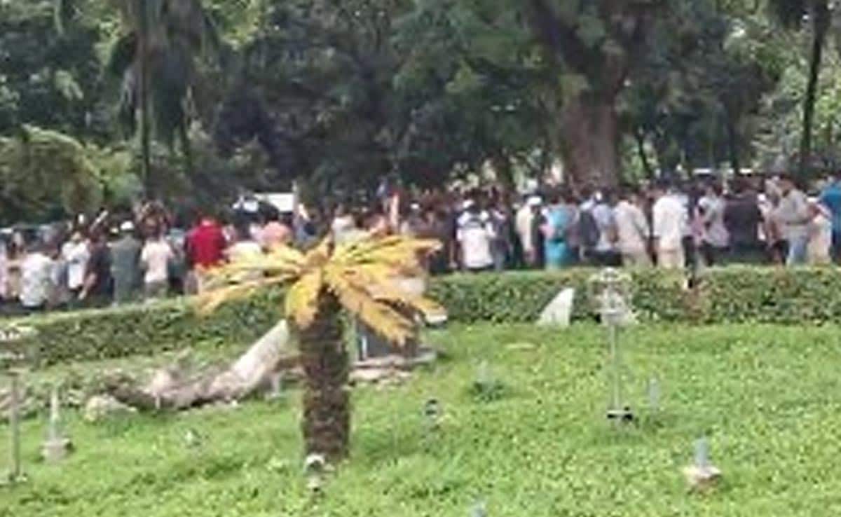 “Resign In An Hour Or…”: Protesters’ Ultimatum To Bangladesh Chief Justice