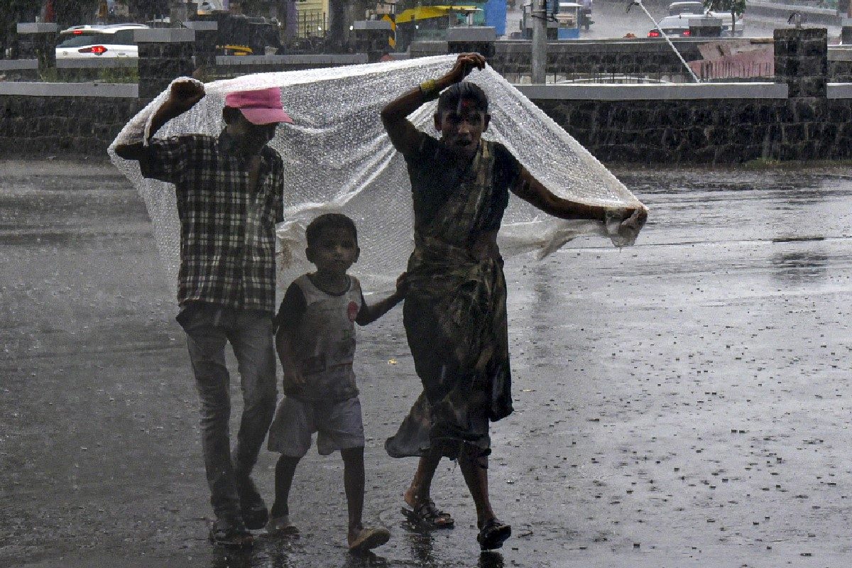 IMD Issues Red Alert For Raigad, Yellow For Mumbai, Forecasts Heavy Rainfall Across Maharashtra