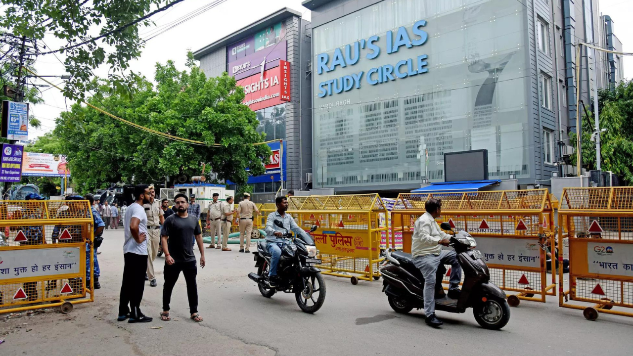 Delhi HC tears into cops, hands over coaching centre probe to CBI