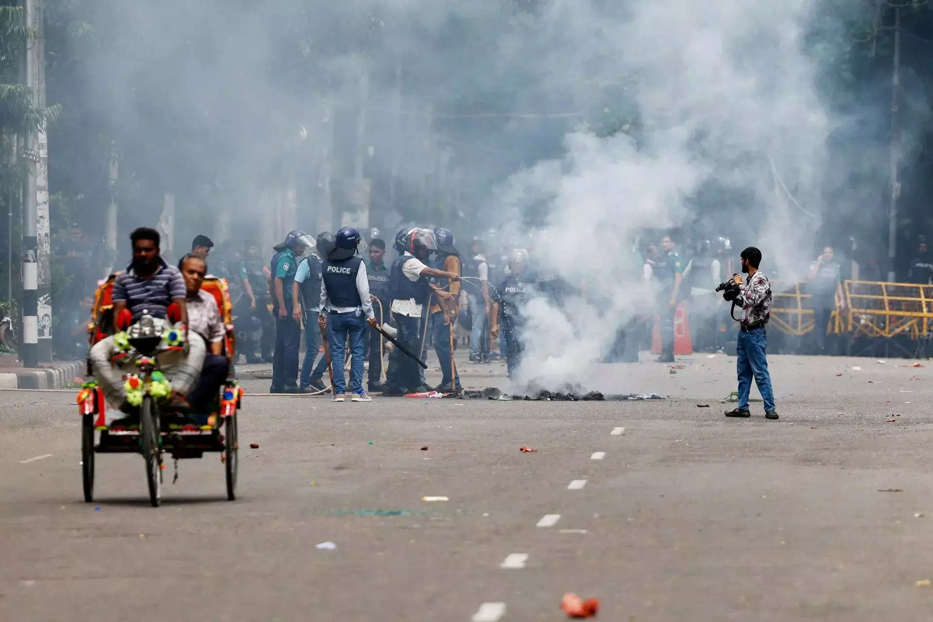 What is behind violent protests that have erupted in Bangladesh? What is behind violent protests that have erupted in Bangladesh?