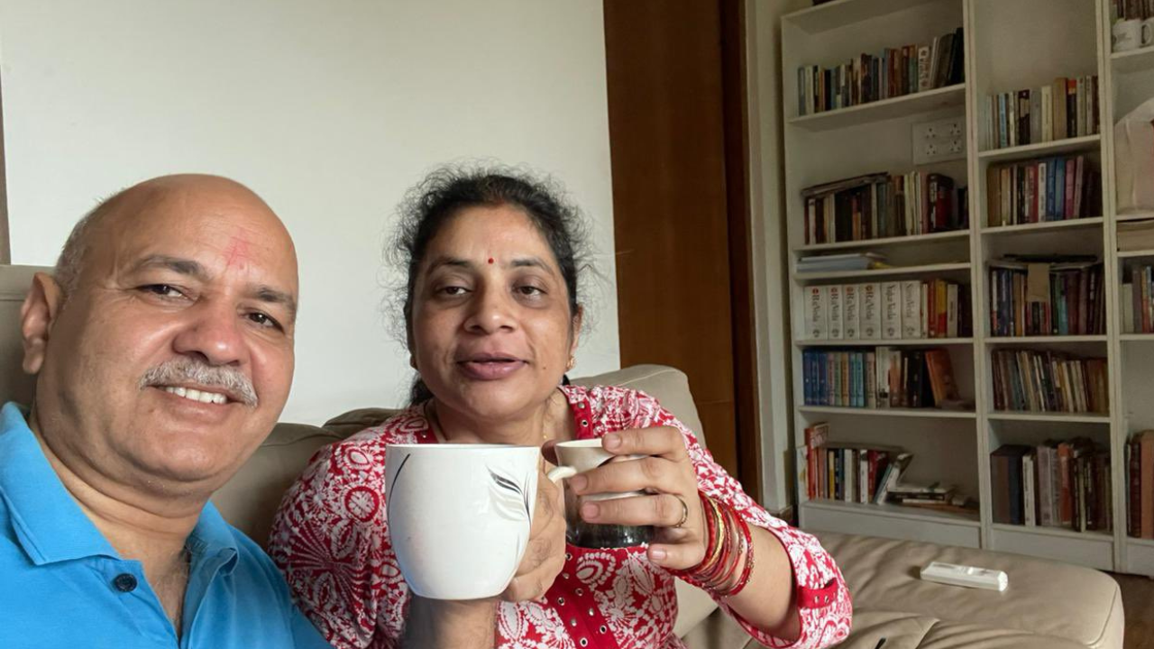 ‘Aazaadi ki subah ki pehli chai’: Sisodia shares selfie with wife a day after walking out of jail