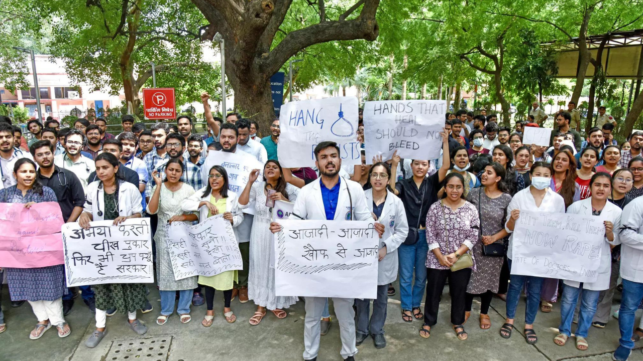 Kolkata horror: Doctors’ body resumes strike after backlash, hospital vandalism
