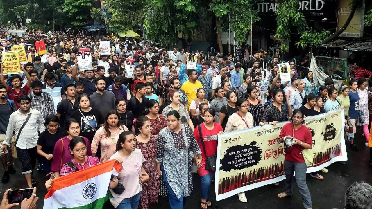 Autopsy confirms 14 injuries, forceful penetration in Kolkata doctor rape-murder: Reports
