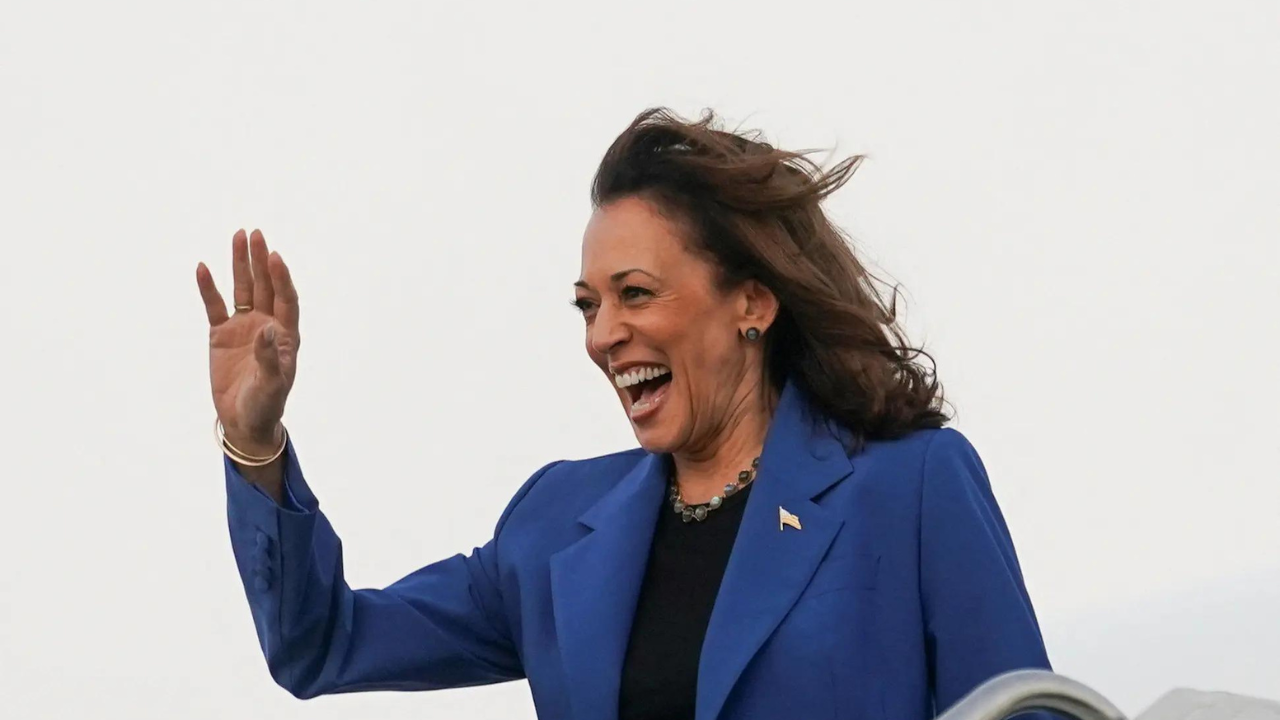 US elections: Crunch time in Chicago as Democrats and MAGA duke it out over Doritos