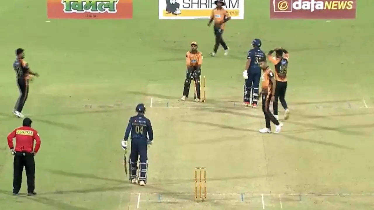 Epic cricket clash! 3 Super Overs required to find winner