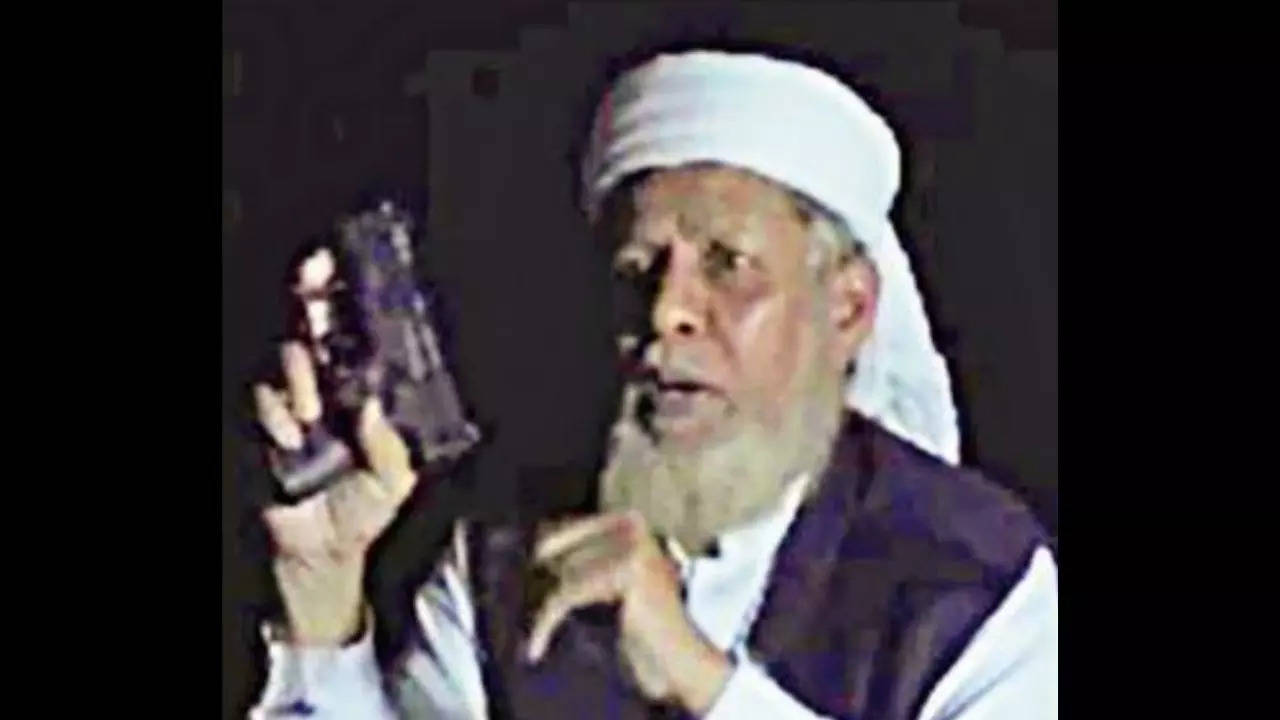 Pak-based terrorist sounds train alarm, threatens disruptions in Delhi, other cities