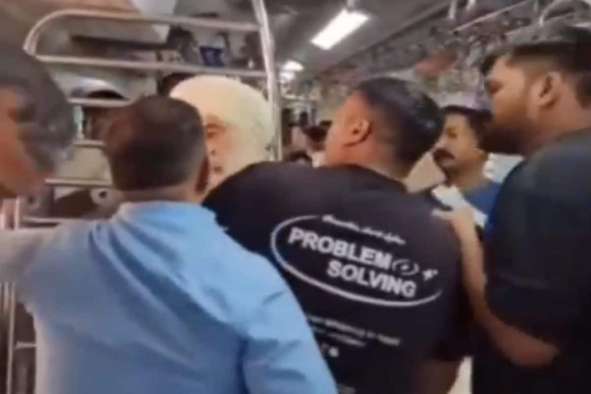 Passenger Assaults Mumbai Ticket Inspector After Fine For Invalid Ticket | Video