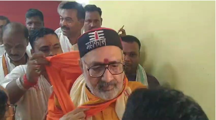 Man Tries To Punch Minister Giriraj Singh During Public Event In Bihar