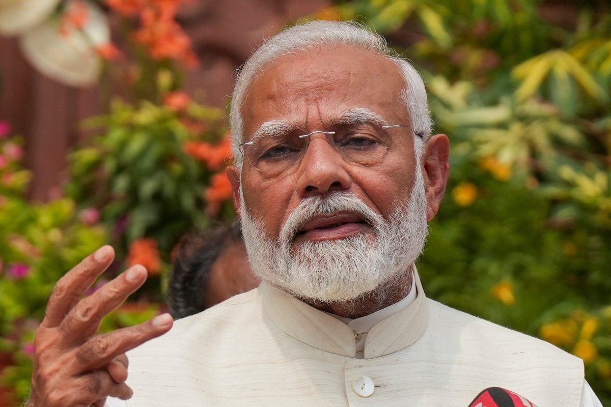 PM Urges Governors To Be An Effective Bridge Between Centre-state