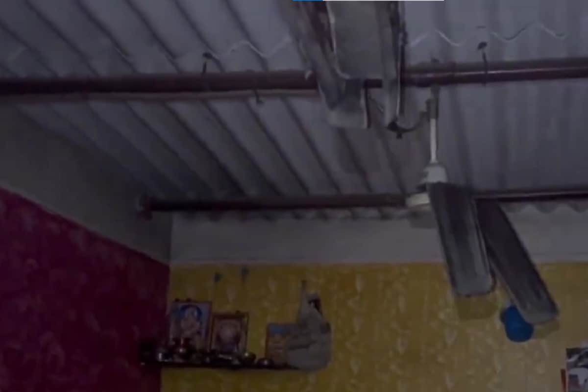 Ceiling Fan Broken, Utensils Scattered: Agitated Mob Vandalise House Of Badlapur Sex Assault Accused | Video