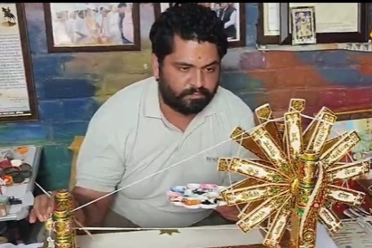 This Bikaner Artist Crafts Unique Charkha Representing India’s Heritage