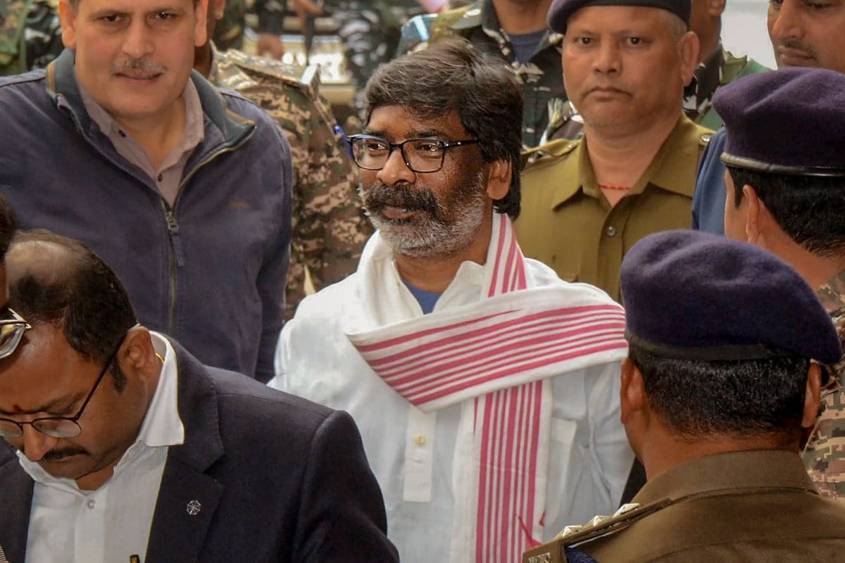 BJYM Workers Protest Against CM Hemant Soren in Jharkhand, Police Fire Tear Gas Shells, Water Canons