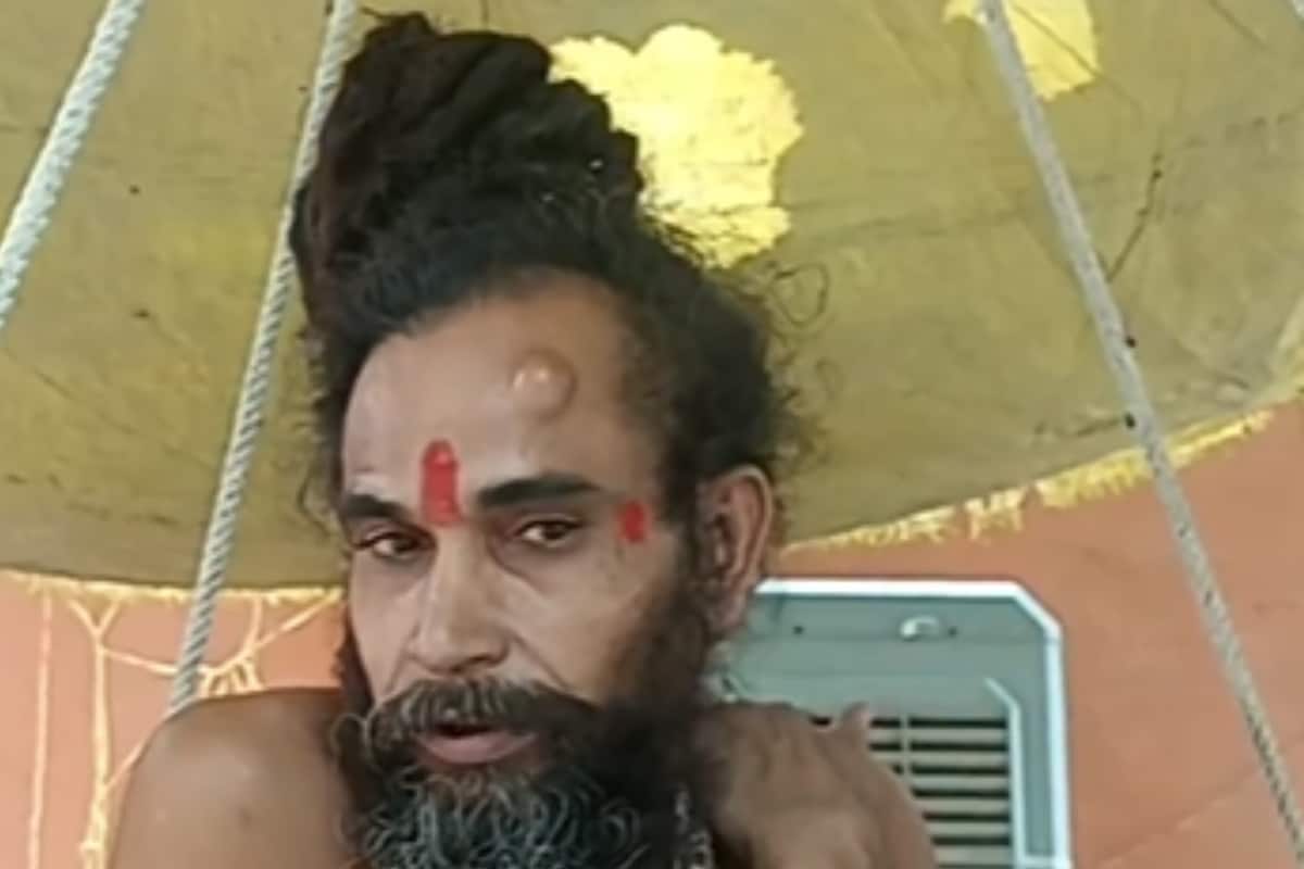 Standing on One Leg for 3 Years, This Baba Vows to Bring Development to UP Village