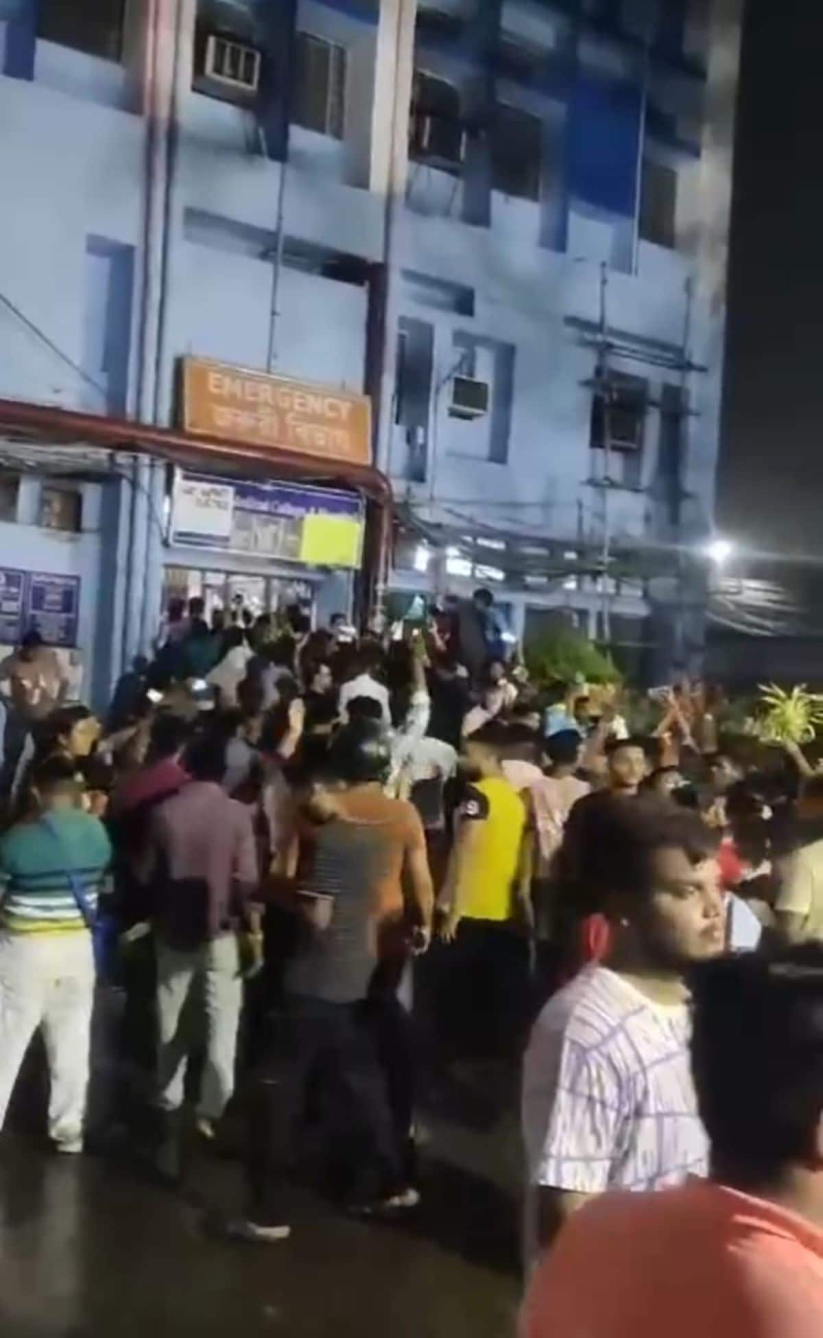 Mob Vandalises Hospital During Protest Over Kolkata Horror