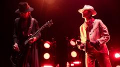 Jane’s Addiction cancel tour after on-stage brawl