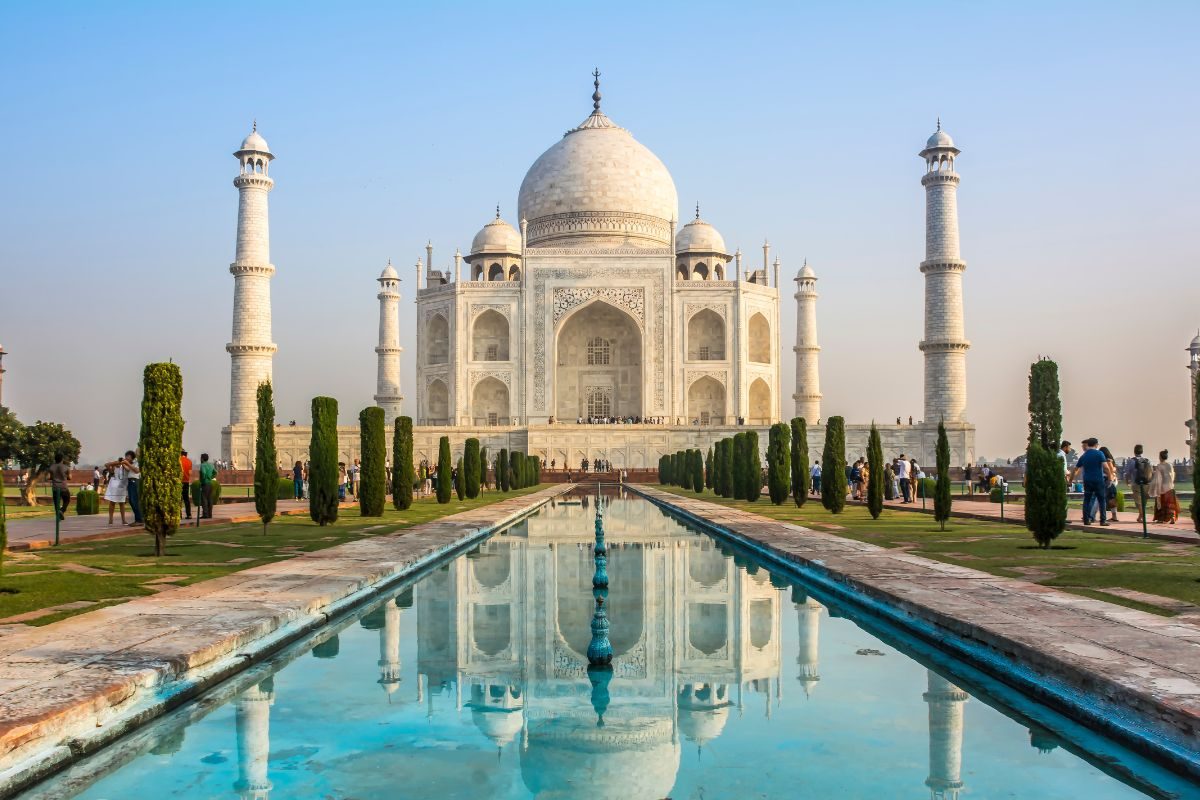 Agra is UP’s Most-Loved Tourist Destination for Foreigners; Indians Prefer Varanasi, Prayagraj