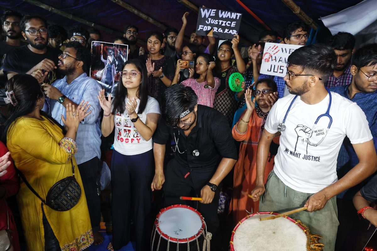 How Kolkata Doctors Took a Leaf Out of Mamata’s Playbook to Ensure Top Cop’s Removal