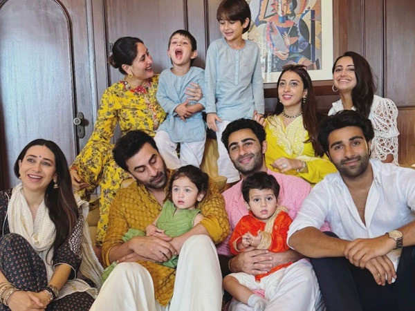 Inside the Kapoorsâ Ganesh Chaturthi celebration: Ranbir poses with Raha