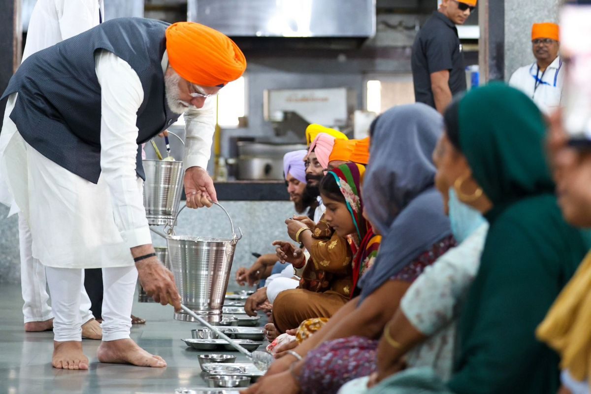 From Donning Turban, Serving Langar to Kartarpur Corridor: How Modi Led by Example in Respecting Sikh Culture